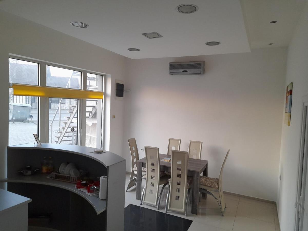 Apartman Mladenovic Apartamento Zaječar Exterior foto