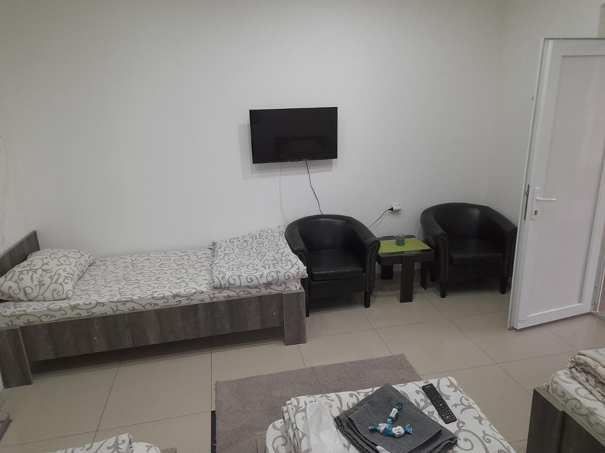 Apartman Mladenovic Apartamento Zaječar Exterior foto